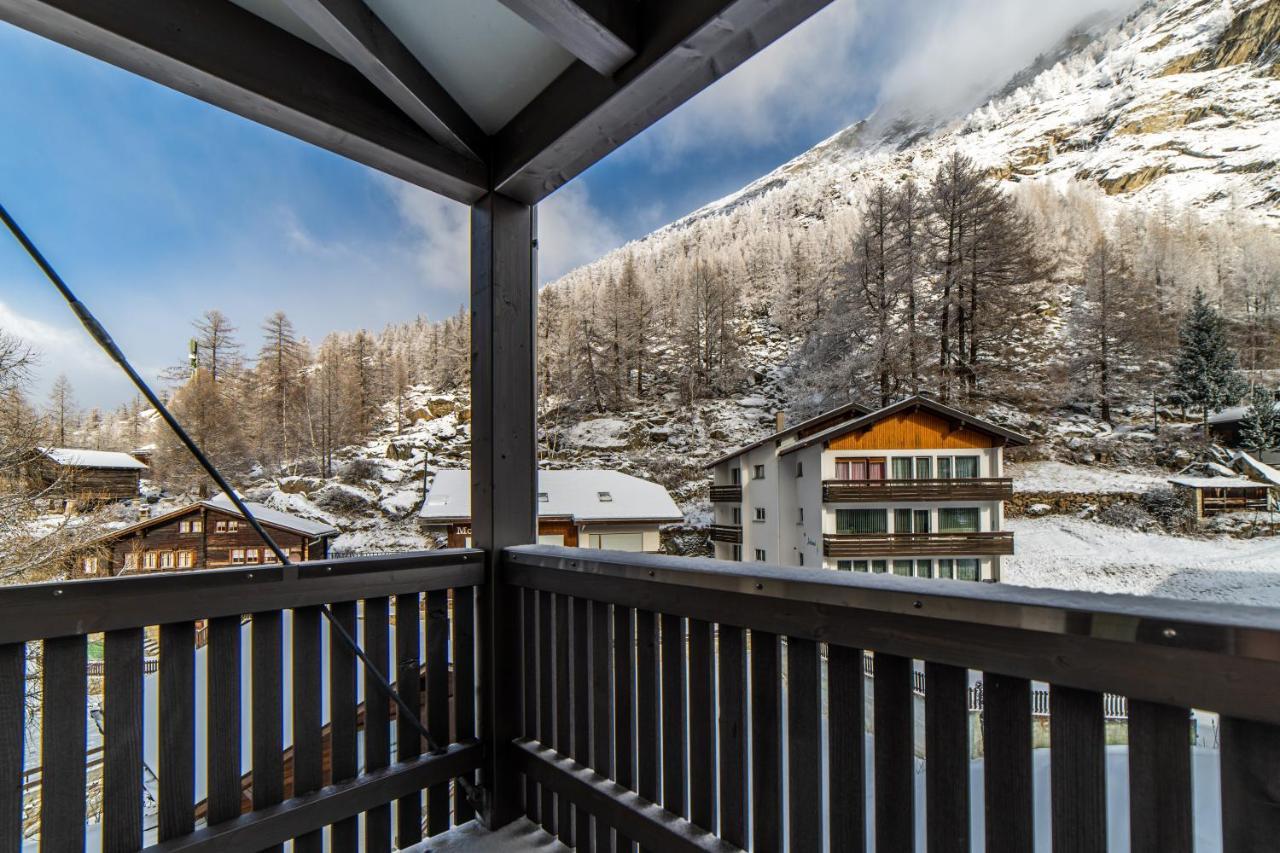 Hotel Kristall Saas-Almagell Extérieur photo
