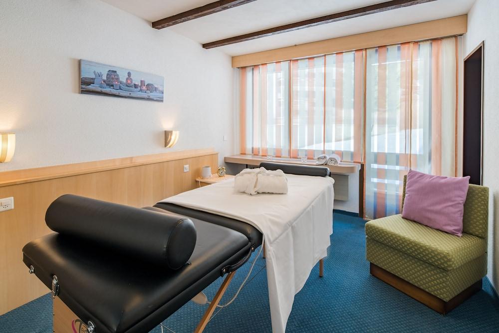 Hotel Kristall Saas-Almagell Extérieur photo