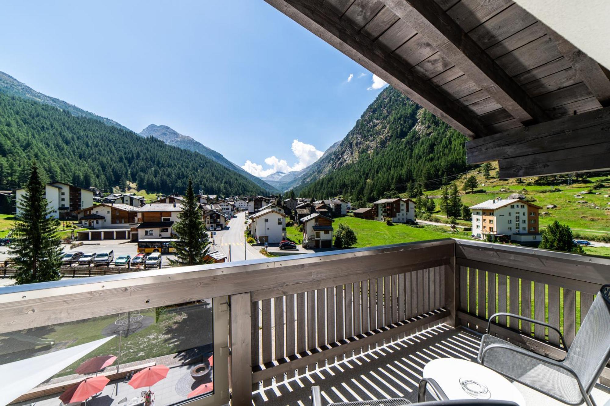 Hotel Kristall Saas-Almagell Extérieur photo
